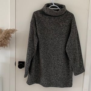 Uniqlo turtle neck sweater